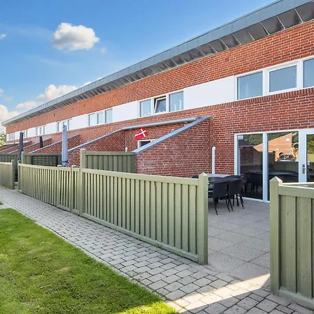 6 Person On A In Дом отдыха *