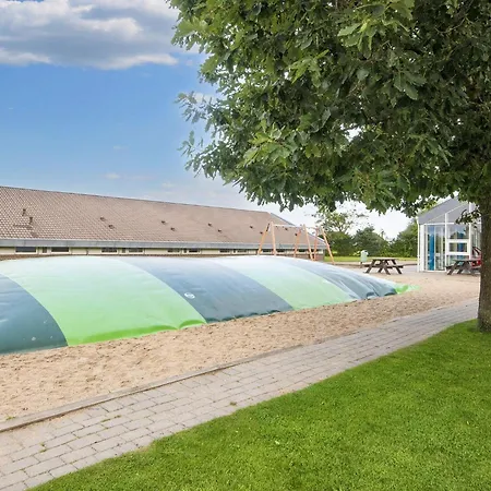 6 Person On A In Дом отдыха